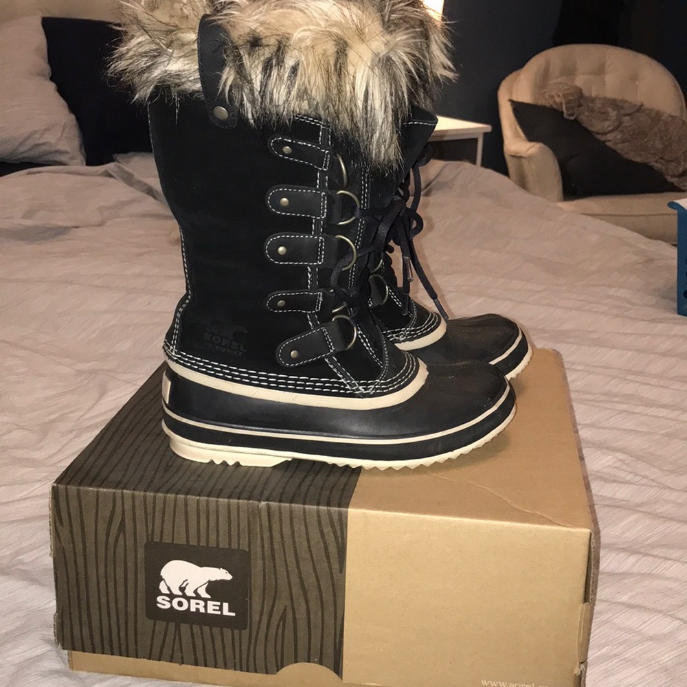 Sorrel Joan of Arctic Boots in Black
